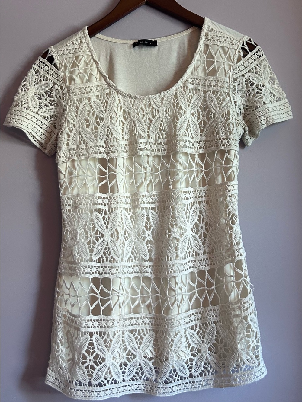 Willi Smith Cream, Short Sleeve Top With Crochet Lace Overlay Size Small